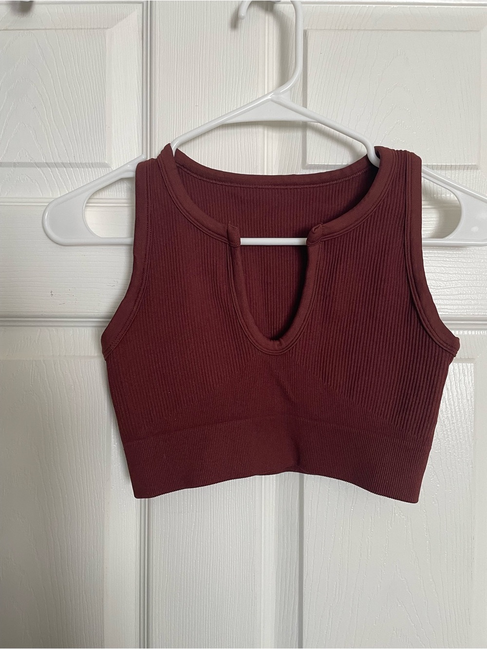 Women's XS Ribbed Keyhole Crop Tank Top - Brown/Rust Color